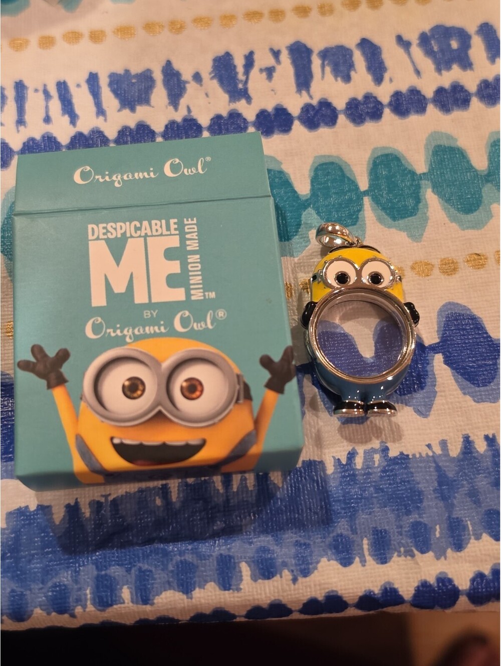 Origami Owl Despicable Me 1.5” Minion Locket For Necklace DM3 LK1032 No Charms